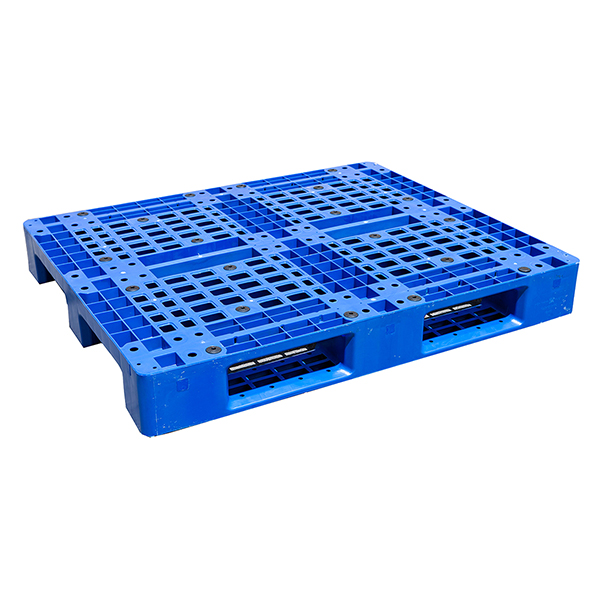 Pallet nhựa lớn chứa hàng hóa nặng