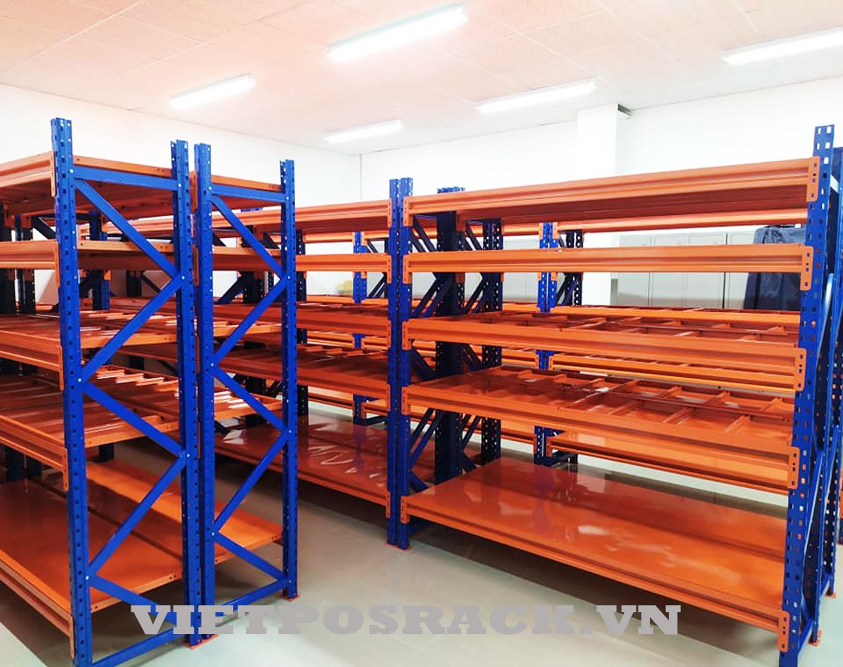 Kệ trung tải chứa phụ tùng ô tô, xe máy 3