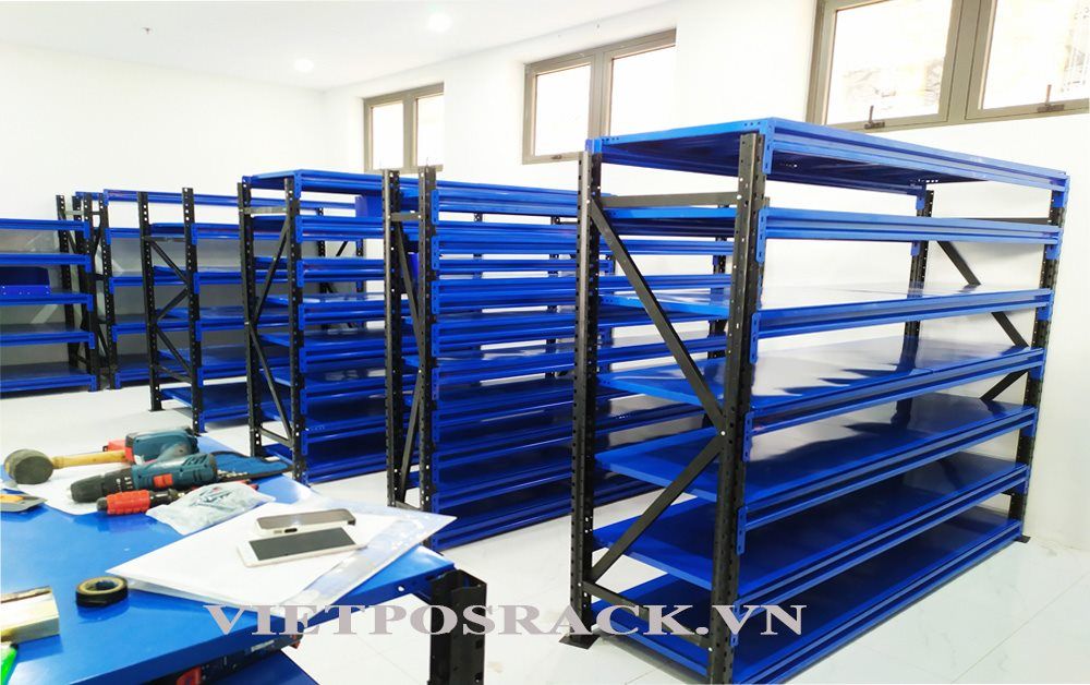 Kệ trung tải chứa phụ tùng ô tô, xe máy 4