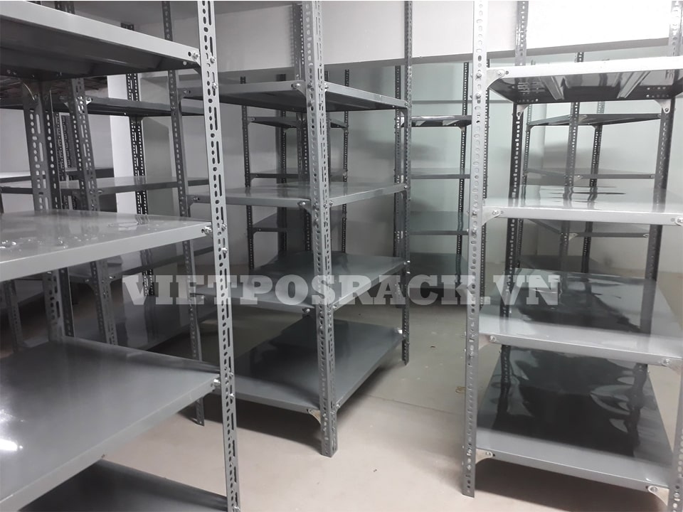 Kệ kho v lỗ sử dụng cho hộ gia đình 4