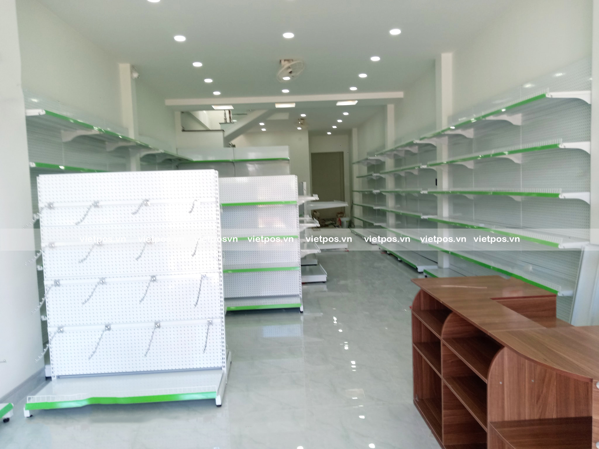 Kệ tôn lỗ cửa hàng rau sạch 6